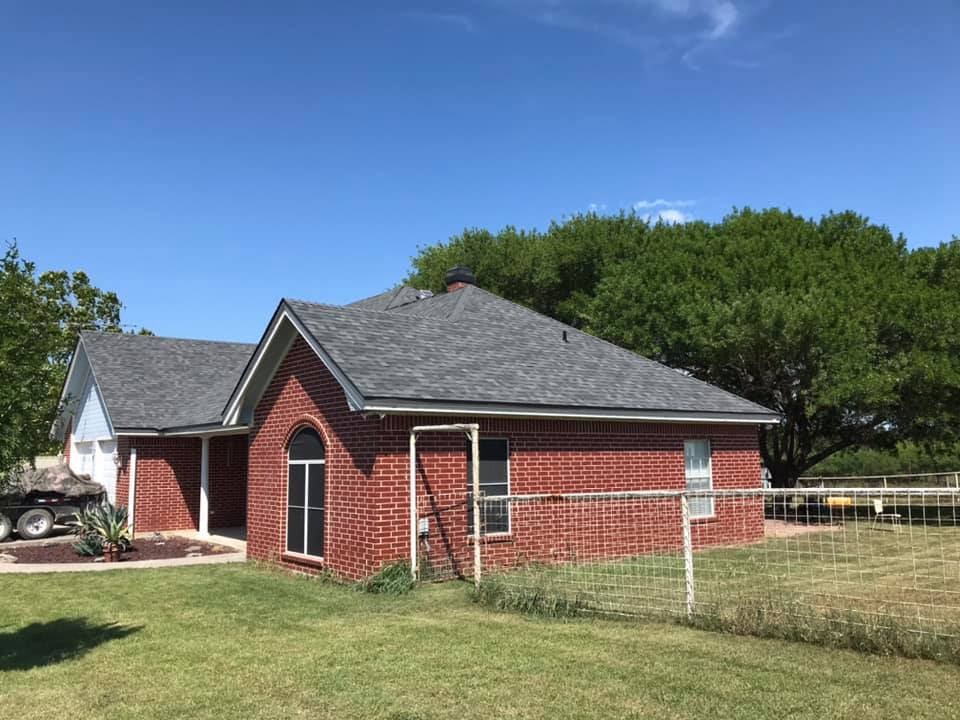 4M Roofing Company | 202 W Cedar St #1717, Lockhart, TX 78644, USA | Phone: (512) 299-8949