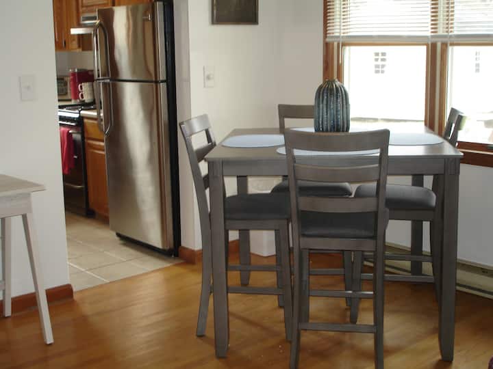 Cozy Crab Cottage | 3 Hillier Rd, Gloucester, MA 01930, USA | Phone: (978) 790-2715