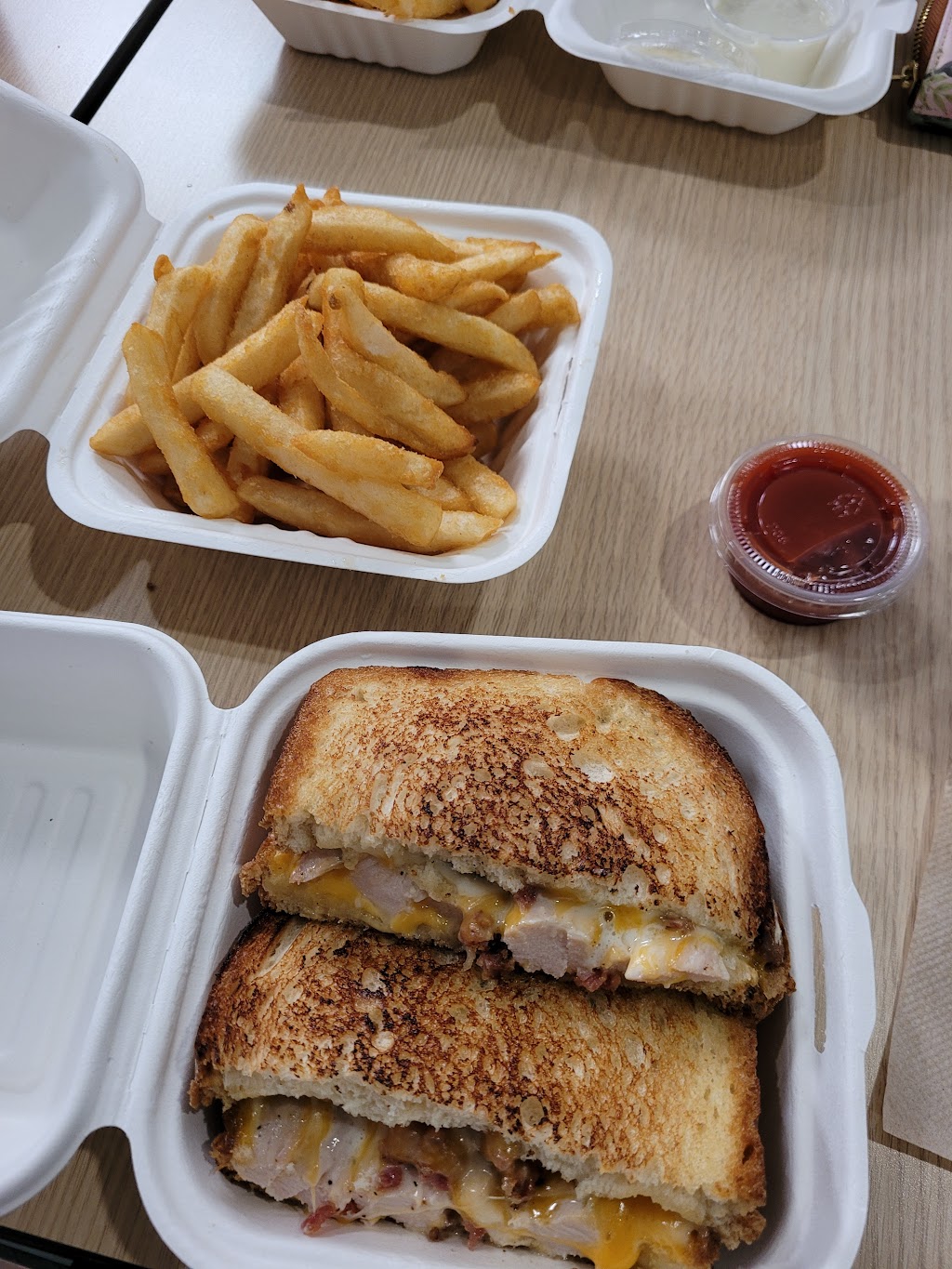 Planet Grilled Cheese - Lakeland Square Mall | 3800 US Hwy 98 N, Lakeland, FL 33809, USA | Phone: (407) 353-1724