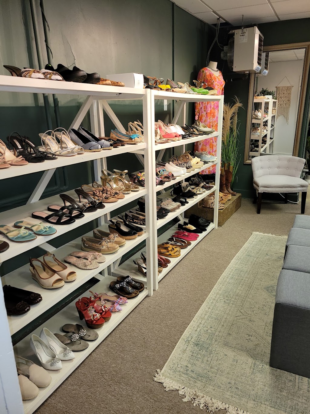 The Closet Shop Delmar | 337 Delaware Ave, Delmar, NY 12054, USA | Phone: (518) 439-5722