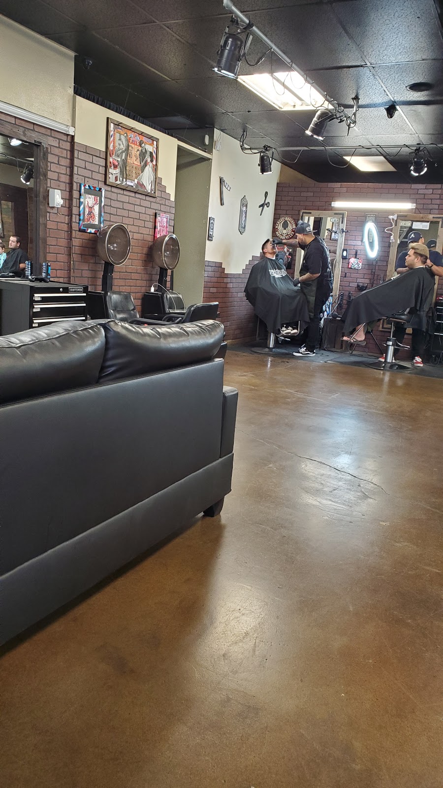 The HideOut Barber Lounge | 823 W Valley Blvd, Colton, CA 92324, USA | Phone: (909) 825-7828