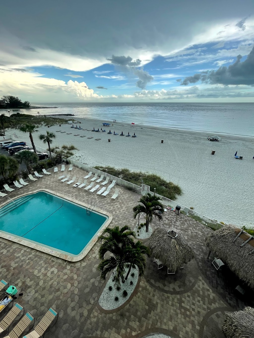 Sandy Shores Condominiums | 12924 Gulf Blvd, Madeira Beach, FL 33708, USA | Phone: (727) 394-0234