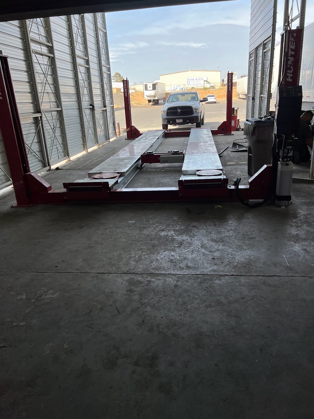 Western Truck & Trailer Maintenance | 5250 N Barcus Ave, Fresno, CA 93722 | Phone: (559) 271-7275