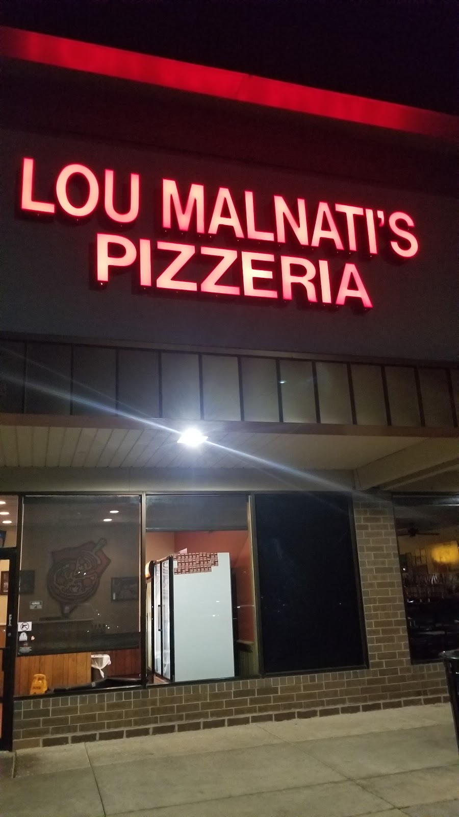 Lou Malnatis Pizzeria | 1436 S Milwaukee Ave, Libertyville, IL 60048, USA | Phone: (847) 362-6070