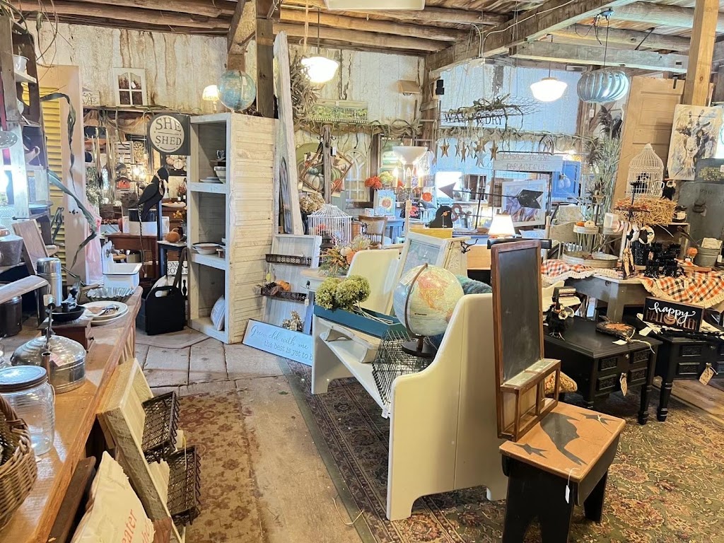 Lambs Tail Antiques | 18820 Armada Ridge Rd, Armada, MI 48005 | Phone: (586) 784-9861