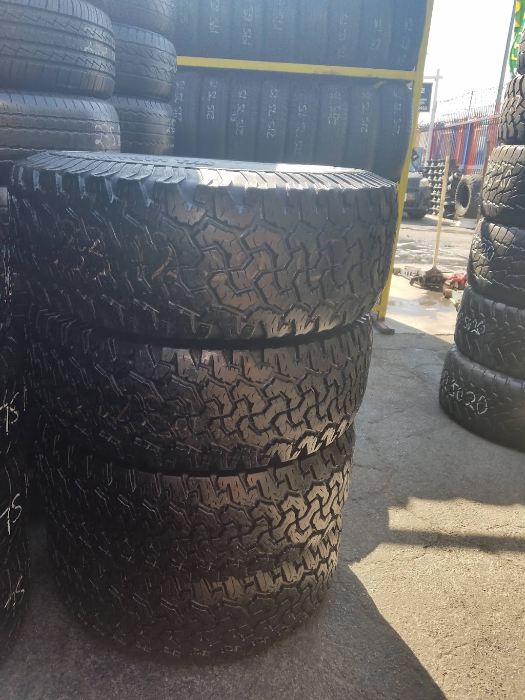 La Promesa Tires | 8024 S Western Ave, Los Angeles, CA 90047, USA | Phone: (323) 574-4040