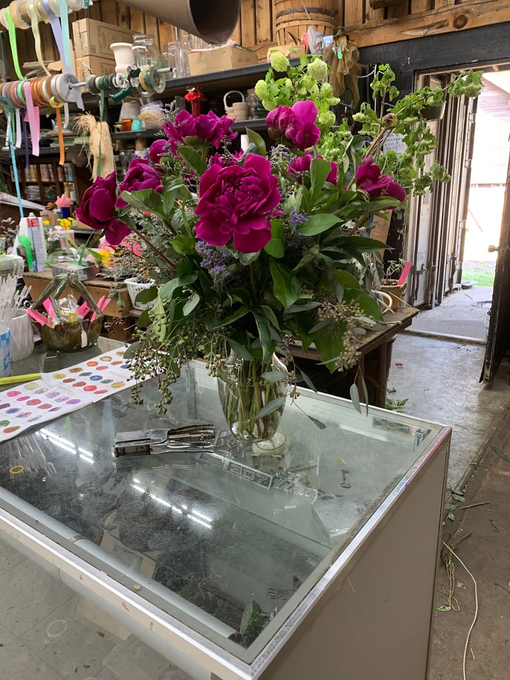 Blake Dimons Wayside Florist | 1051 Florence Columbus Rd, Fieldsboro, NJ 08505, USA | Phone: (609) 499-2001