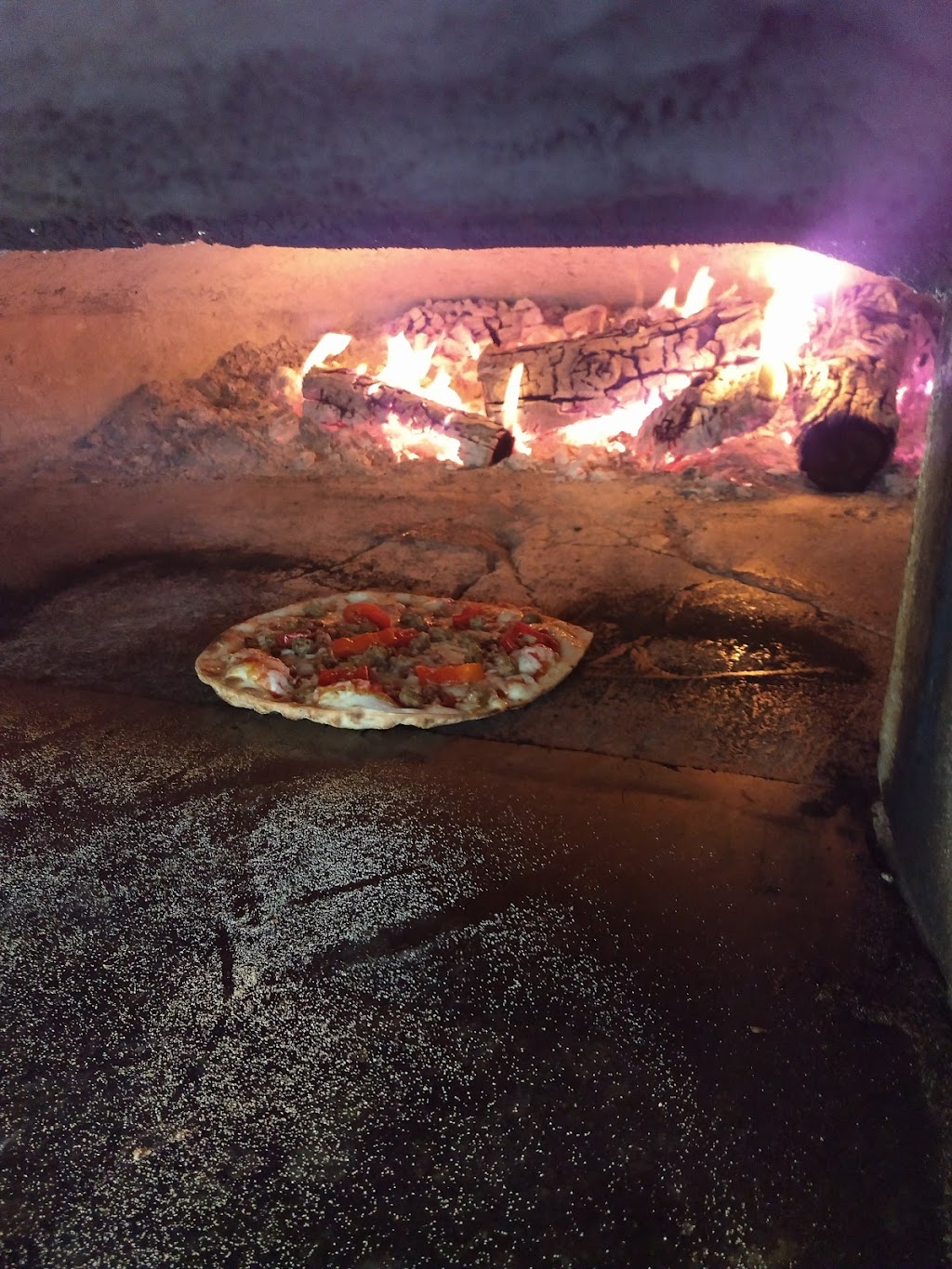 Tuscan Stone Pizza | 14331 Issaquah-Hobart Road Southeast, Issaquah, WA 98027, USA | Phone: (425) 369-7353