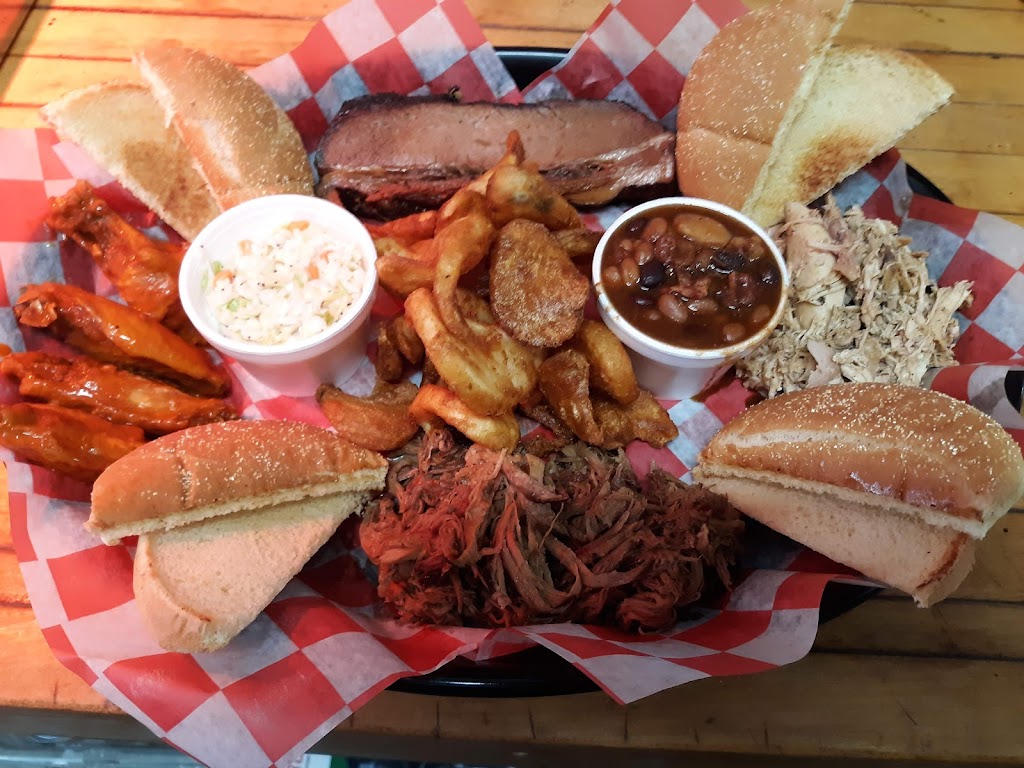 The Smoking Pig Tavern | 127 W Shelby St, Falmouth, KY 41040, USA | Phone: (859) 951-1175