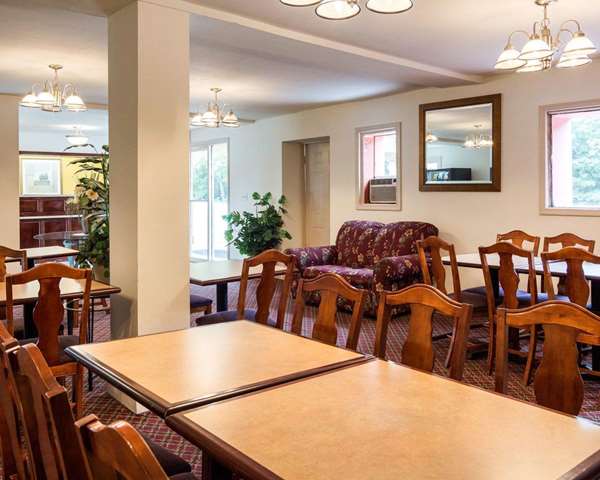 Econo Lodge Petersburg - Fort Lee | 900 Winfield Rd, Petersburg, VA 23803, USA | Phone: (804) 861-8400