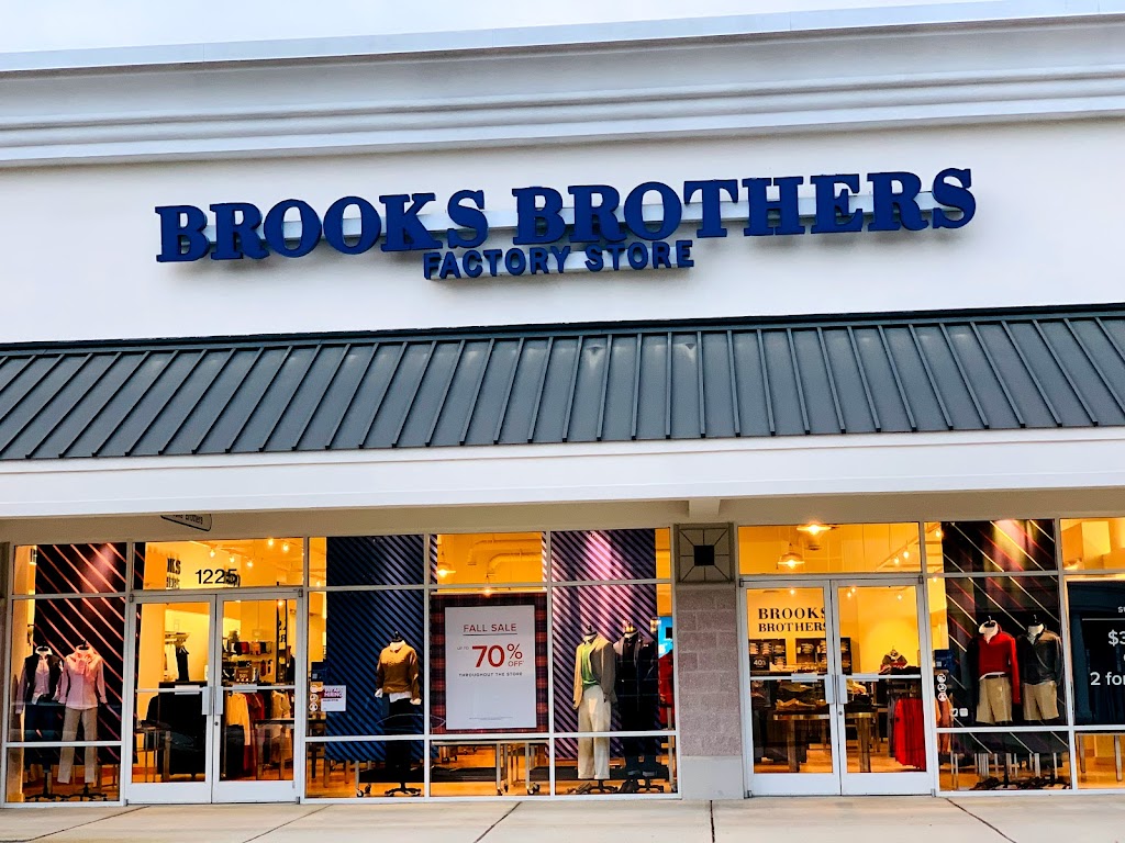 Brooks Brothers | 1225 Outlet Center Dr Suite 1225, Smithfield, NC 27577, USA | Phone: (919) 989-6328