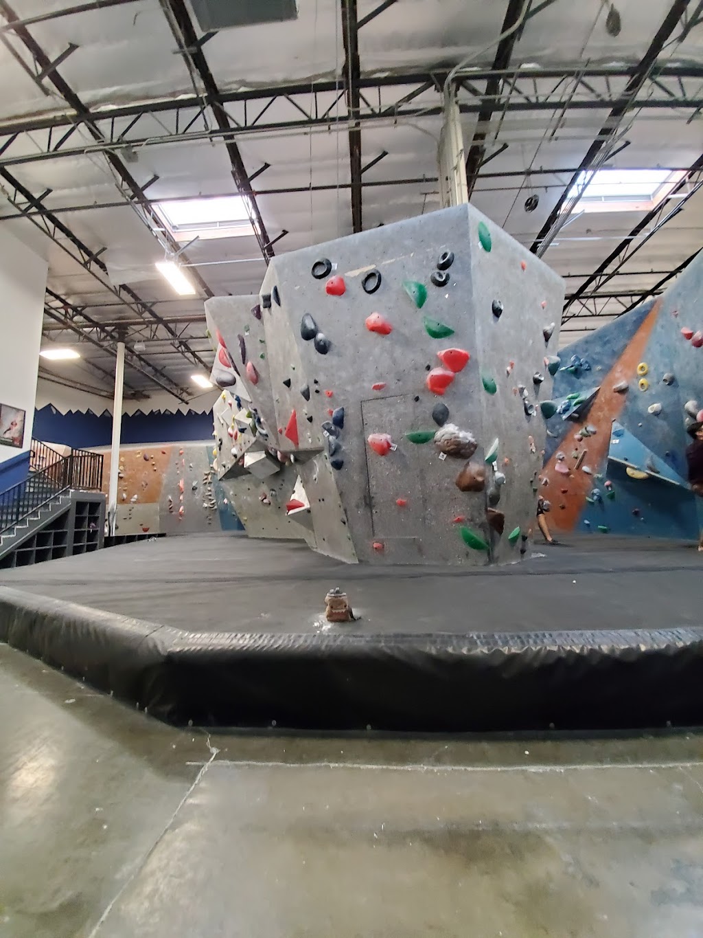 Hangar 18 Indoor Climbing Gym - Rancho Cucamonga | 9004 Hyssop Dr, Rancho Cucamonga, CA 91730, USA | Phone: (909) 476-1438
