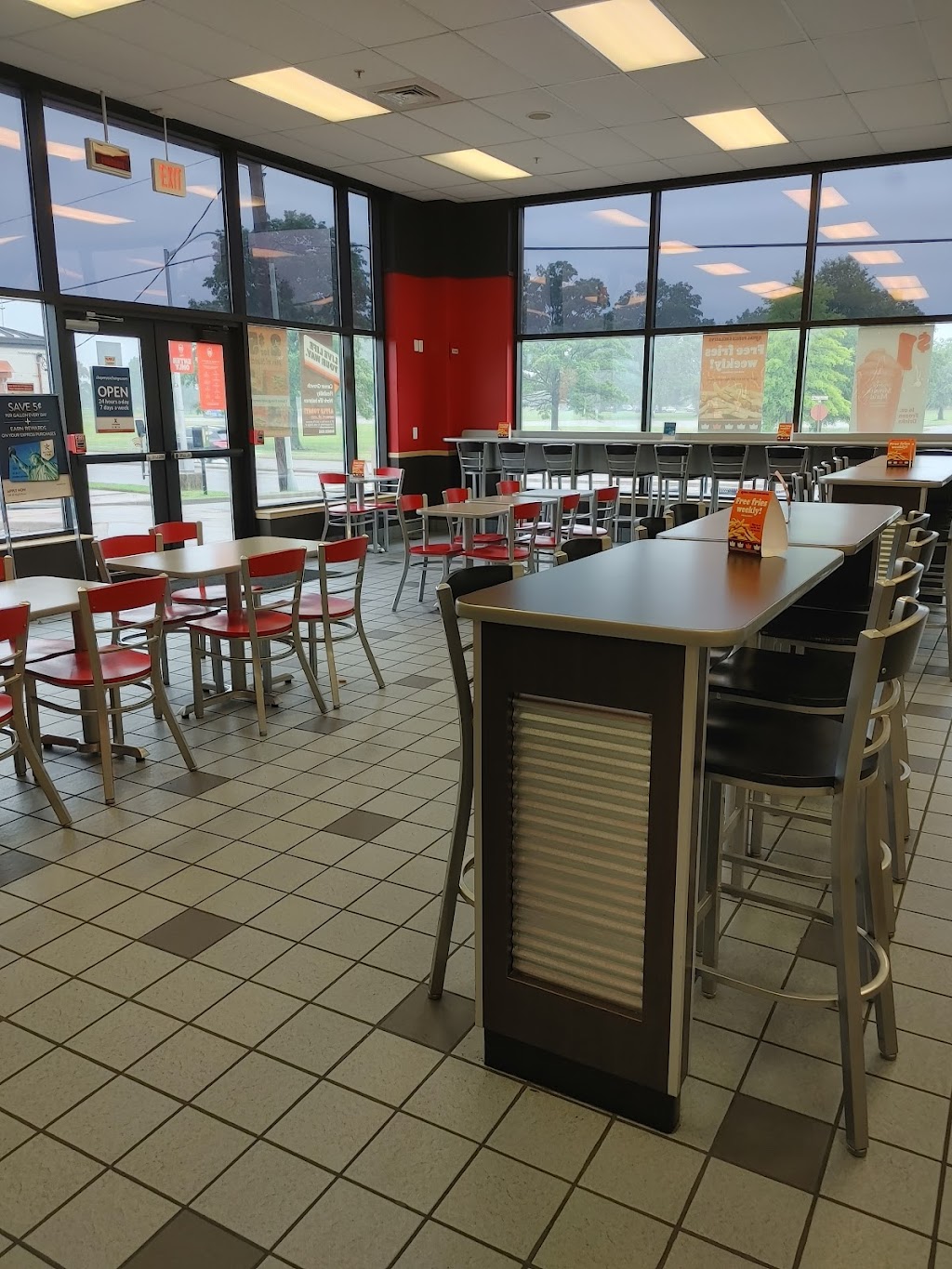 Burger King | 830 J Clyde Morris Blvd, Newport News, VA 23601, USA | Phone: (757) 594-0417