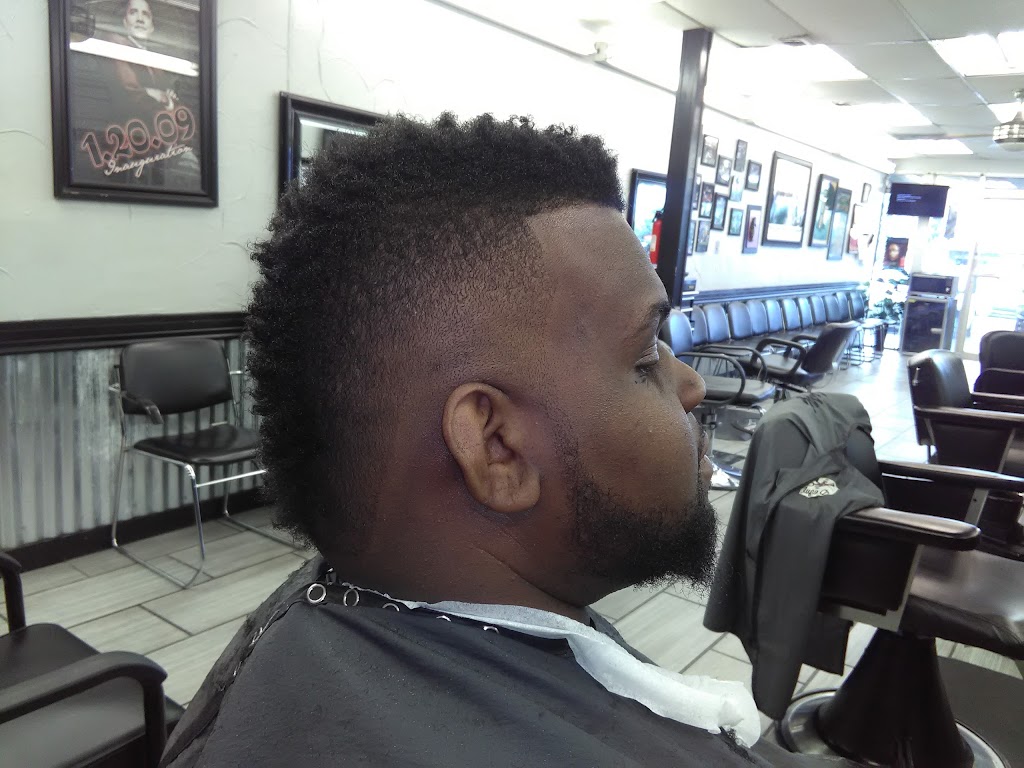 Classic Cuts & Styles | 3250 W Pleasant Run Rd Suite 235, Lancaster, TX 75146, USA | Phone: (972) 217-2020