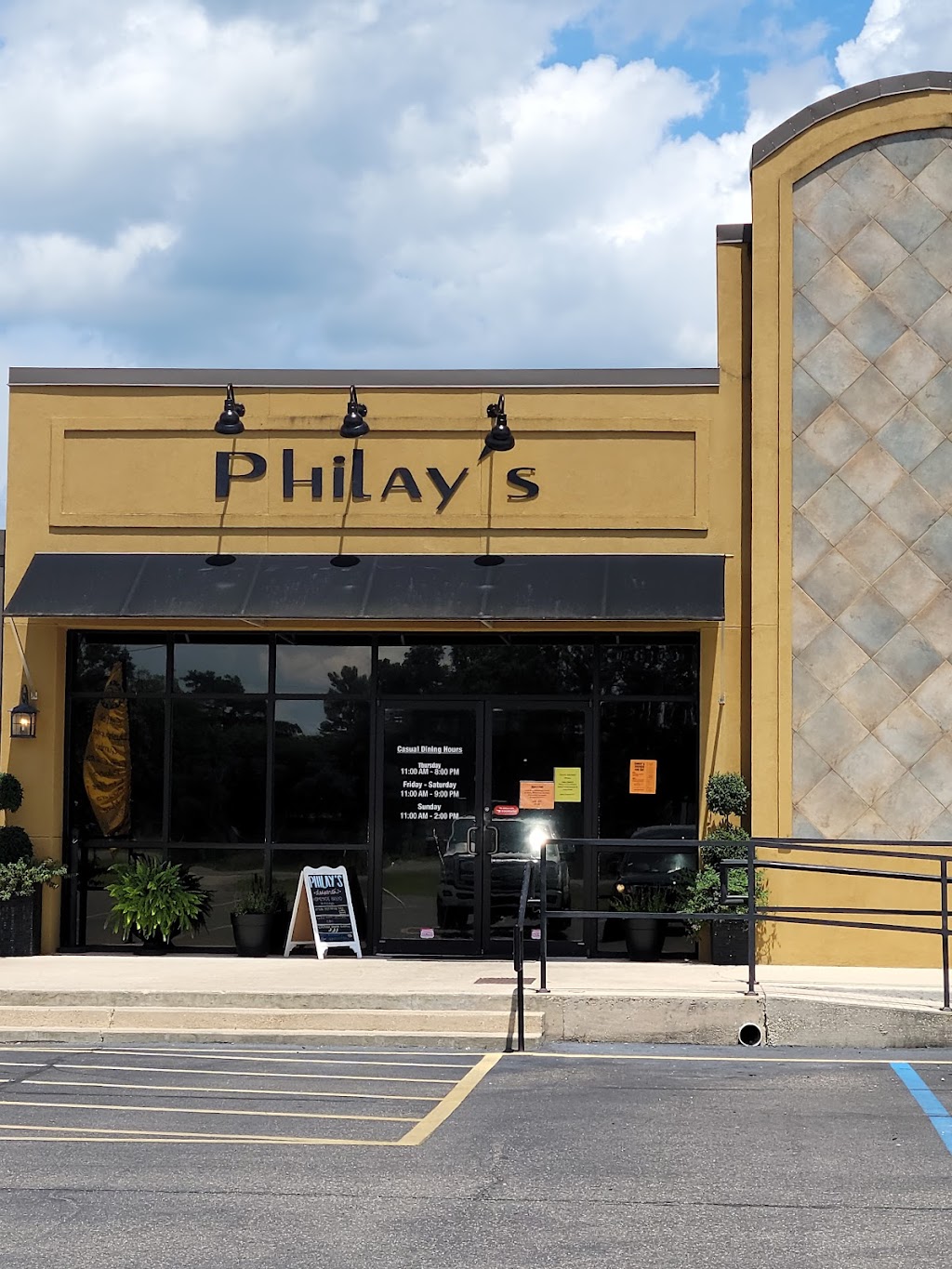 Philays Catfish & More | 13386 Airline Hwy, Gonzales, LA 70737, USA | Phone: (225) 647-3999