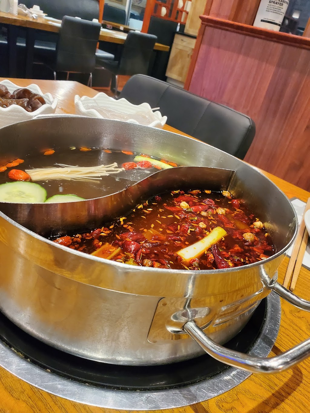 Liuyishou Hotpot(Princeton) | 3349 Brunswick Pike #68, Lawrence Township, NJ 08648, USA | Phone: (609) 250-7167