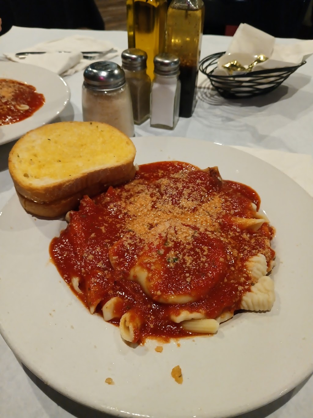 Tenutas Italian Restaurant | 7321 60th Ave, Kenosha, WI 53142, USA | Phone: (262) 694-2828