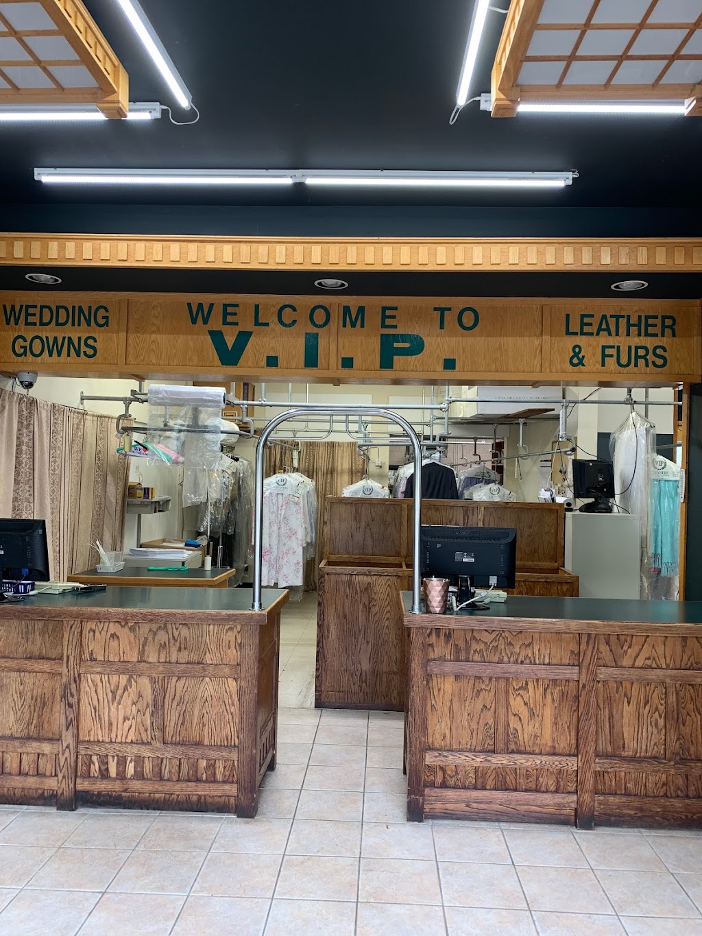 VIP Cleaners | 461 Ramapo Valley Rd, Oakland, NJ 07436, USA | Phone: (201) 405-7787