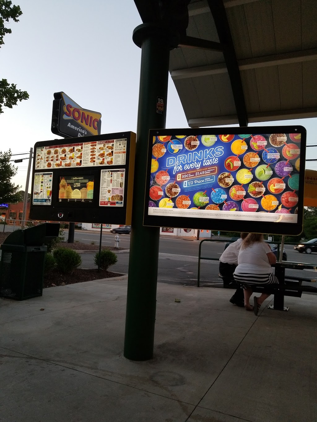 Sonic Drive-In | 5805 W Broad St, Richmond, VA 23230, USA | Phone: (804) 285-3026