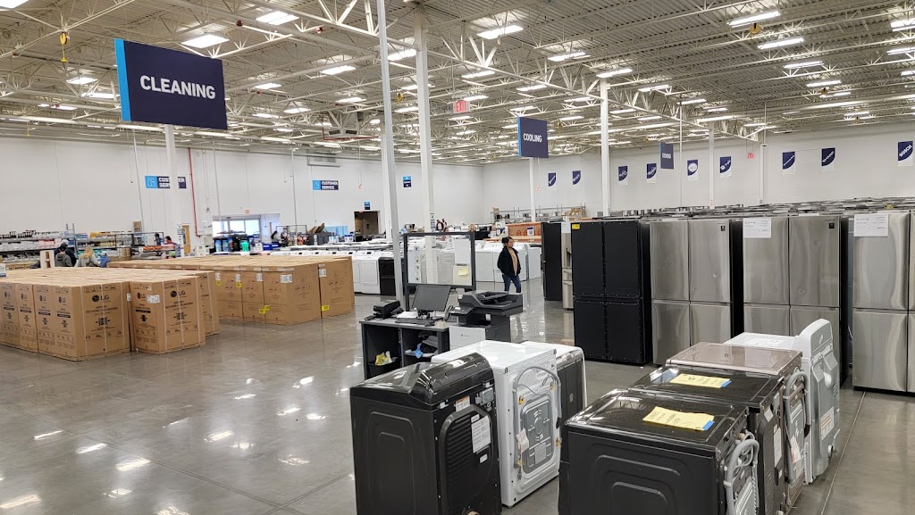 Lowe’s Outlet Store | 3500 W Airport Fwy, Irving, TX 75062, USA | Phone: (469) 586-2460