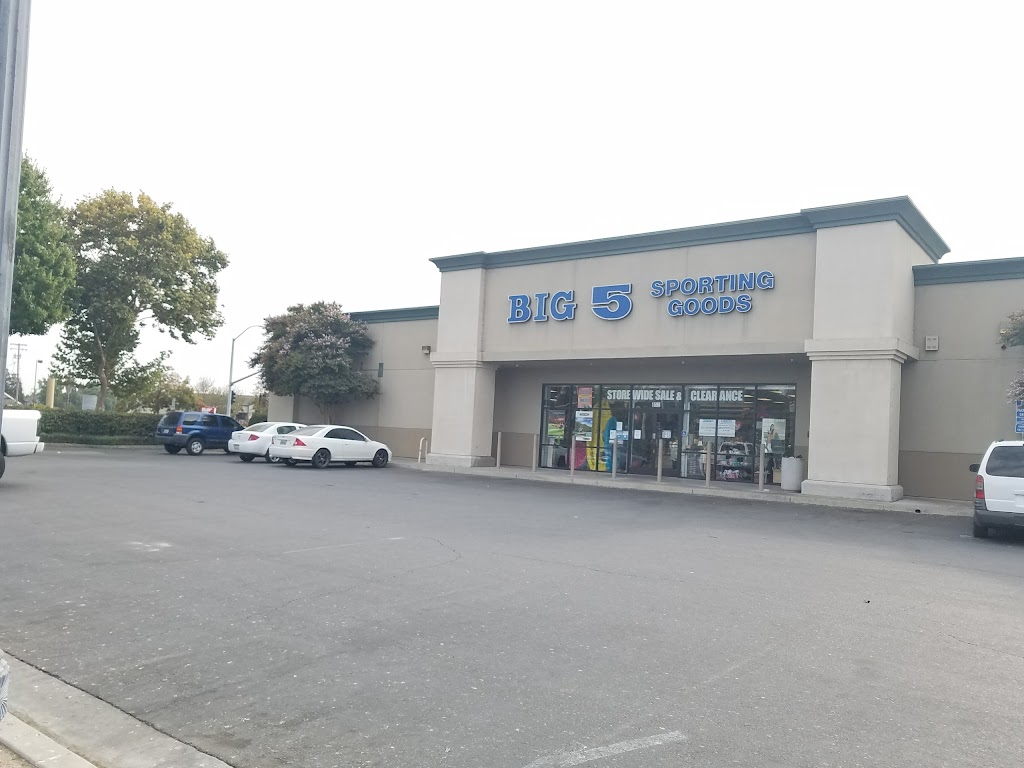 Big 5 Sporting Goods | 1596 E F St, Oakdale, CA 95361, USA | Phone: (209) 847-2537