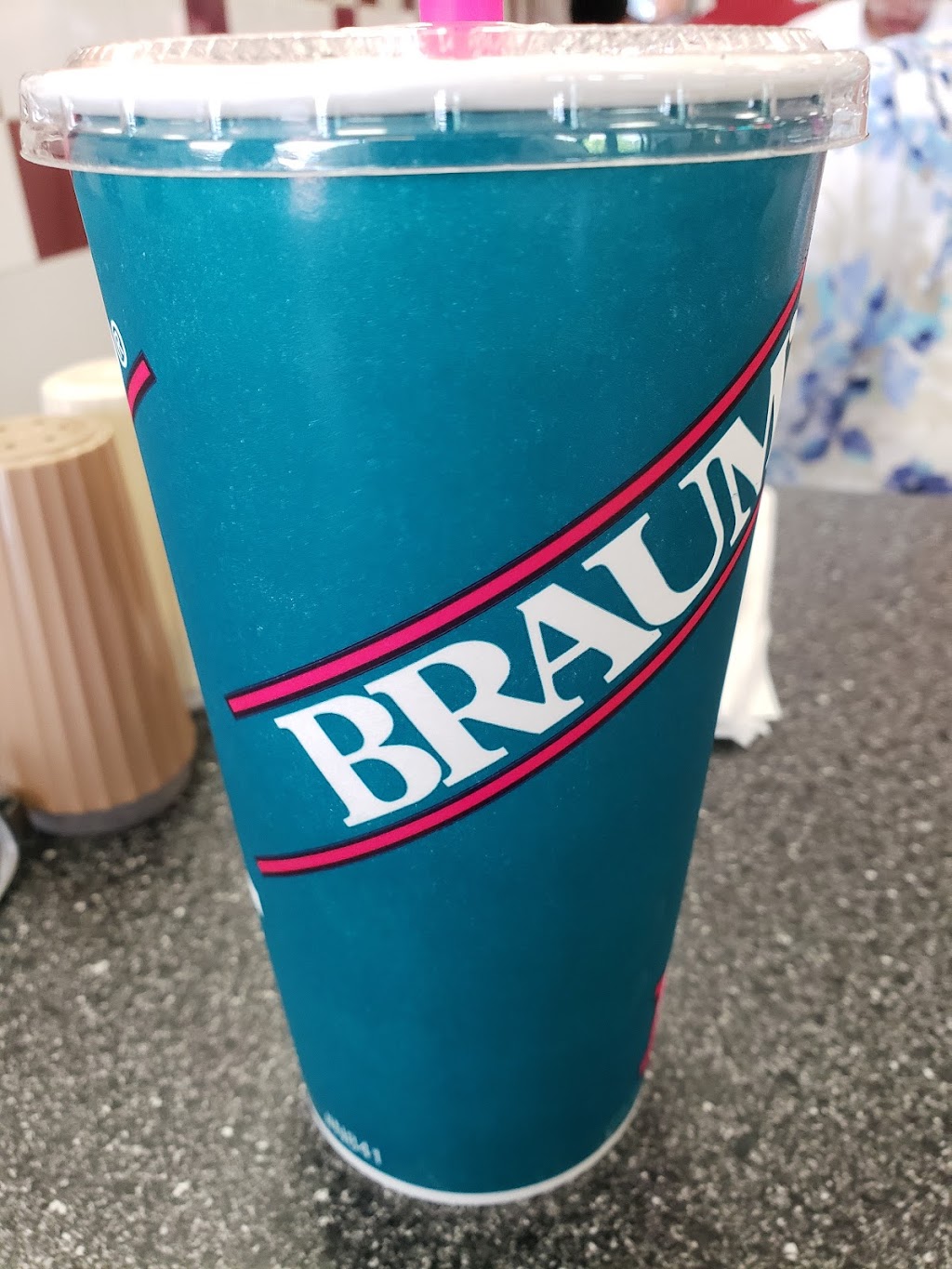 Braums Ice Cream & Dairy Store | 6450 North Fwy, Fort Worth, TX 76137, USA | Phone: (817) 847-8114