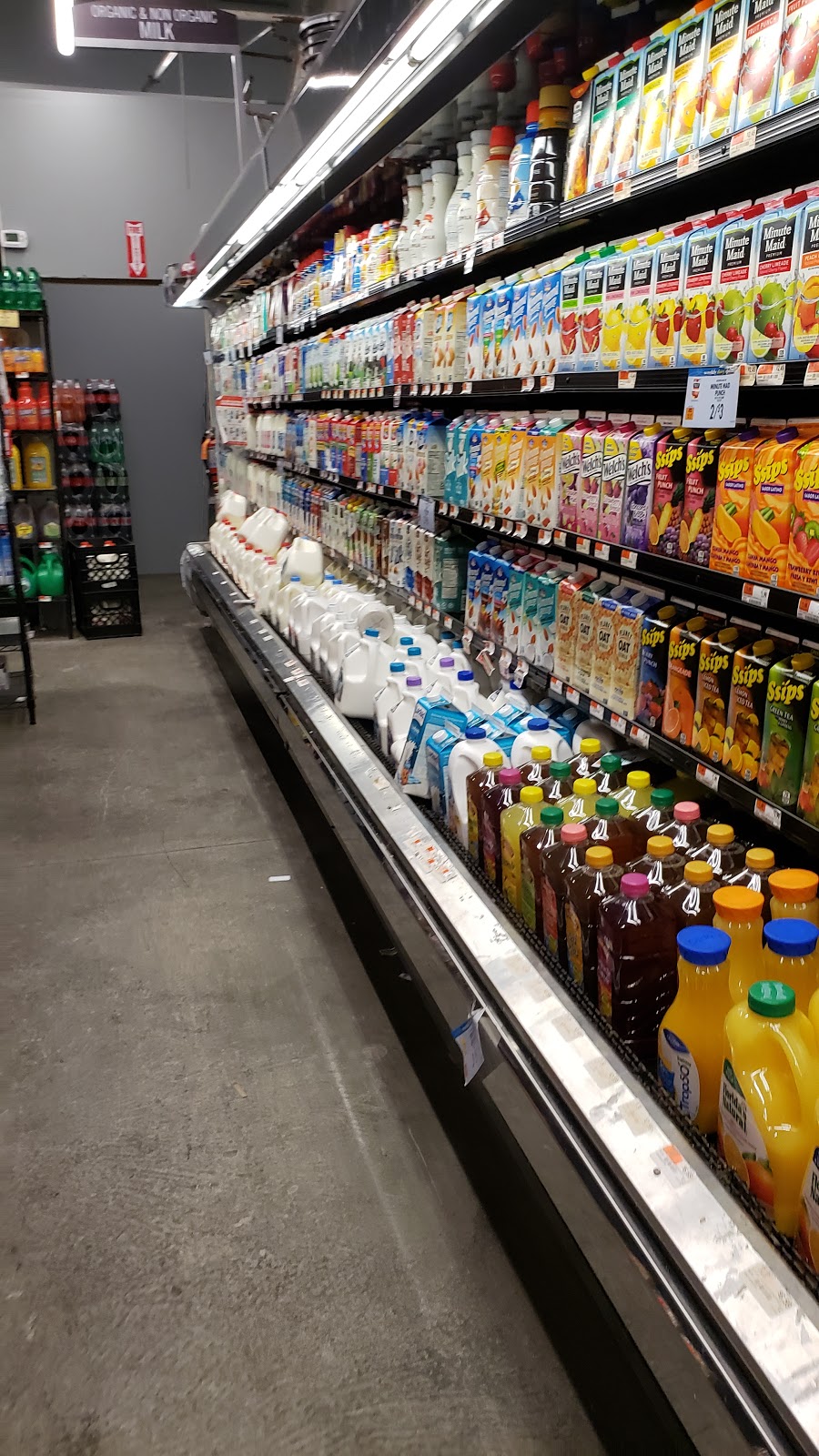 Fresh N Save Marketplace | 6209 Roosevelt Ave, Woodside, NY 11377, USA | Phone: (718) 424-1349