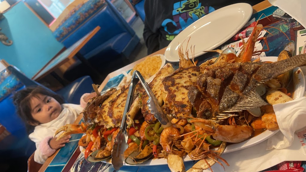 Mariscos Morales Restaurant | 3724 Pacific Hwy, Hubbard, OR 97032, USA | Phone: (503) 982-4071