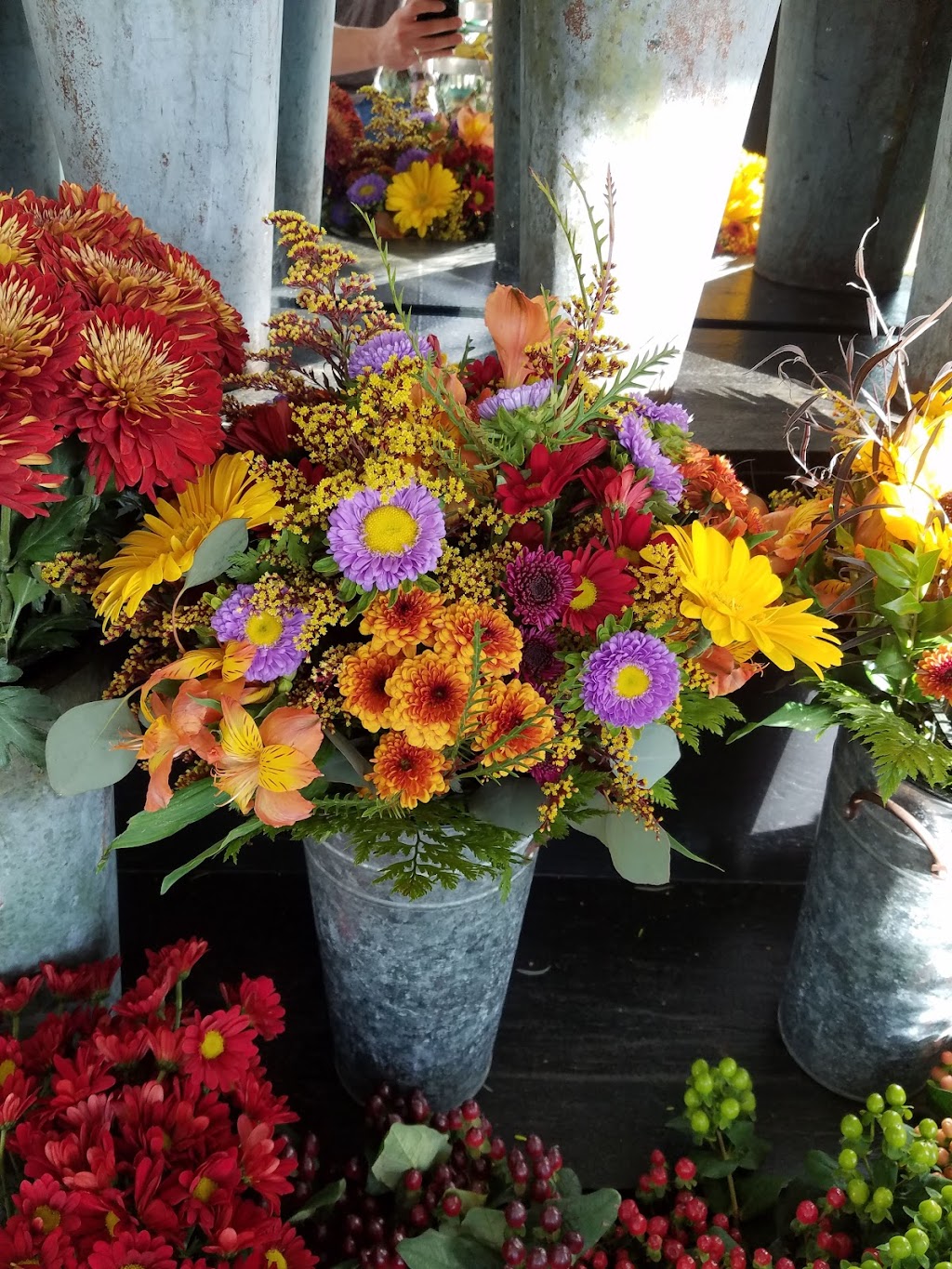 Fleur De Lis Artistry In Flowers | 720 S Weymouth Ave, San Pedro, CA 90732, USA | Phone: (310) 833-4300