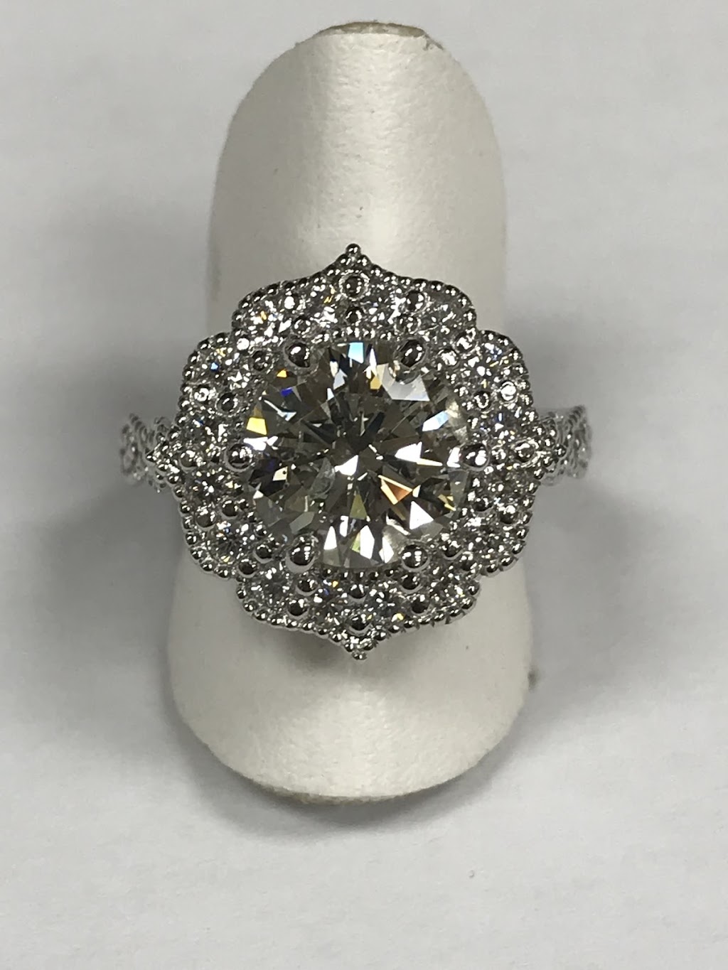 Jewelry Connection Inc | 956 Brookwood Center, Fenton, MO 63026 | Phone: (636) 349-0292