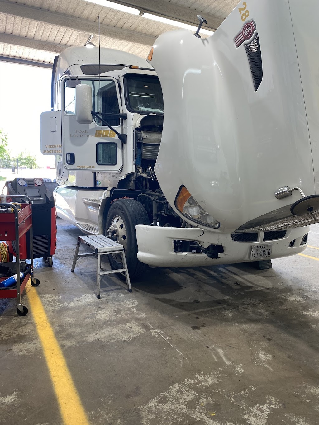 Big Dragon Truck and Trailer Repair, Inc. | 106 Industrial Blvd, Mansfield, TX 76063, USA | Phone: (817) 891-1916