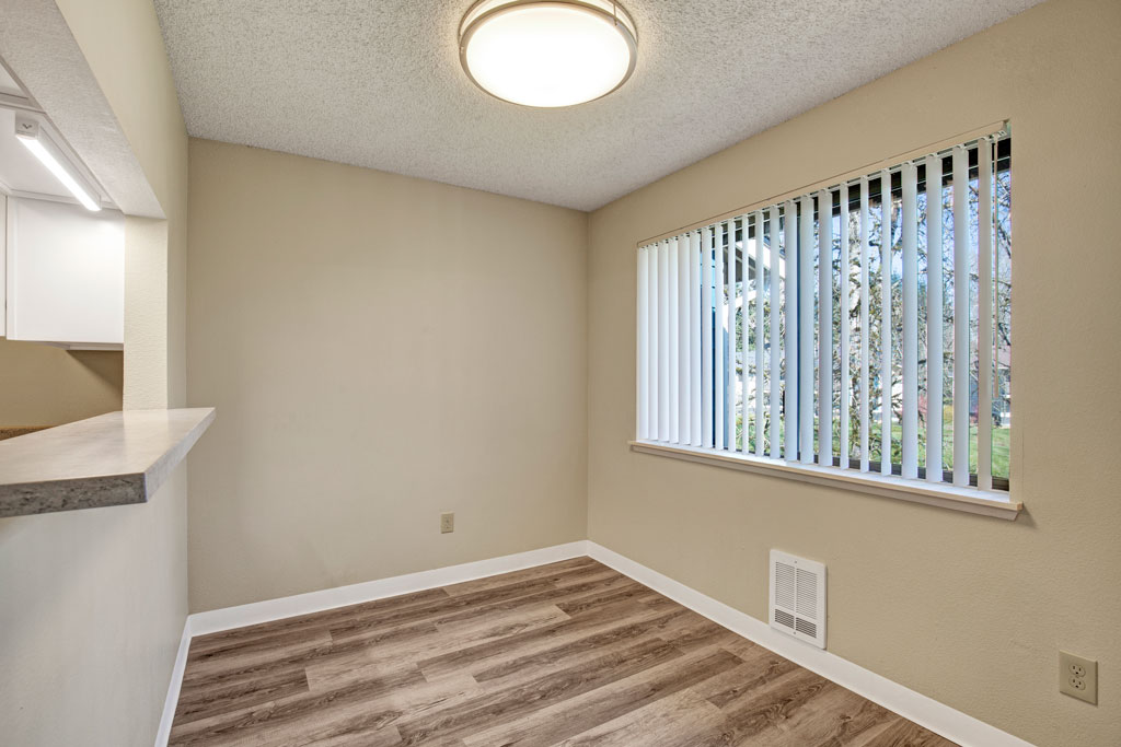 Gilman Square Apartments | 360 NW Dogwood St, Issaquah, WA 98027 | Phone: (425) 392-0570