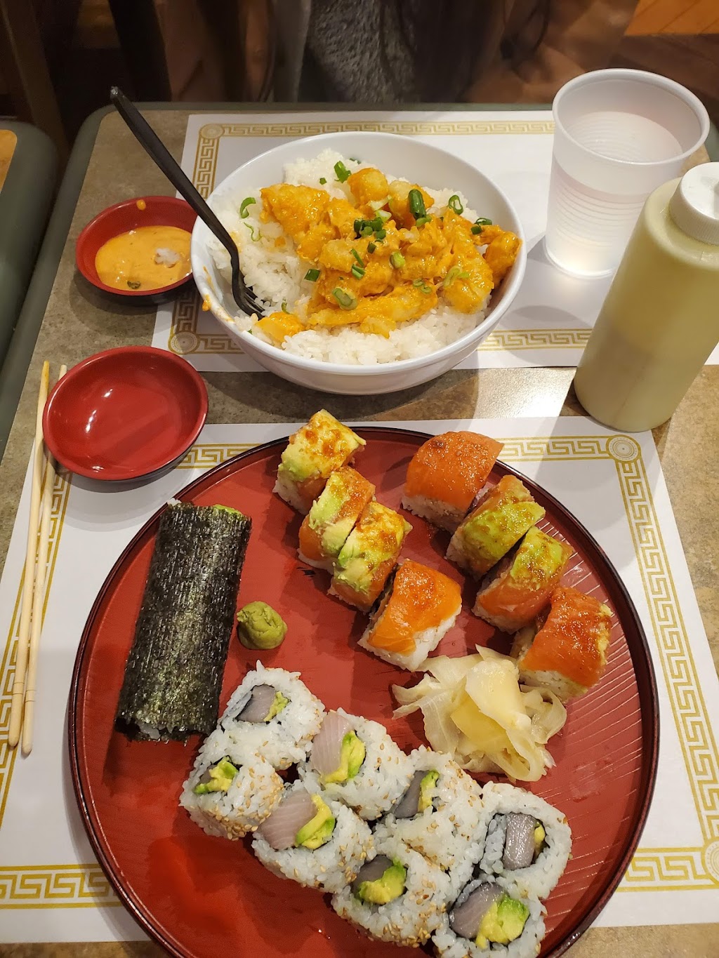 Meshuga 4 Sushi | 526 N La Brea Ave, Los Angeles, CA 90036, USA | Phone: (323) 964-9985