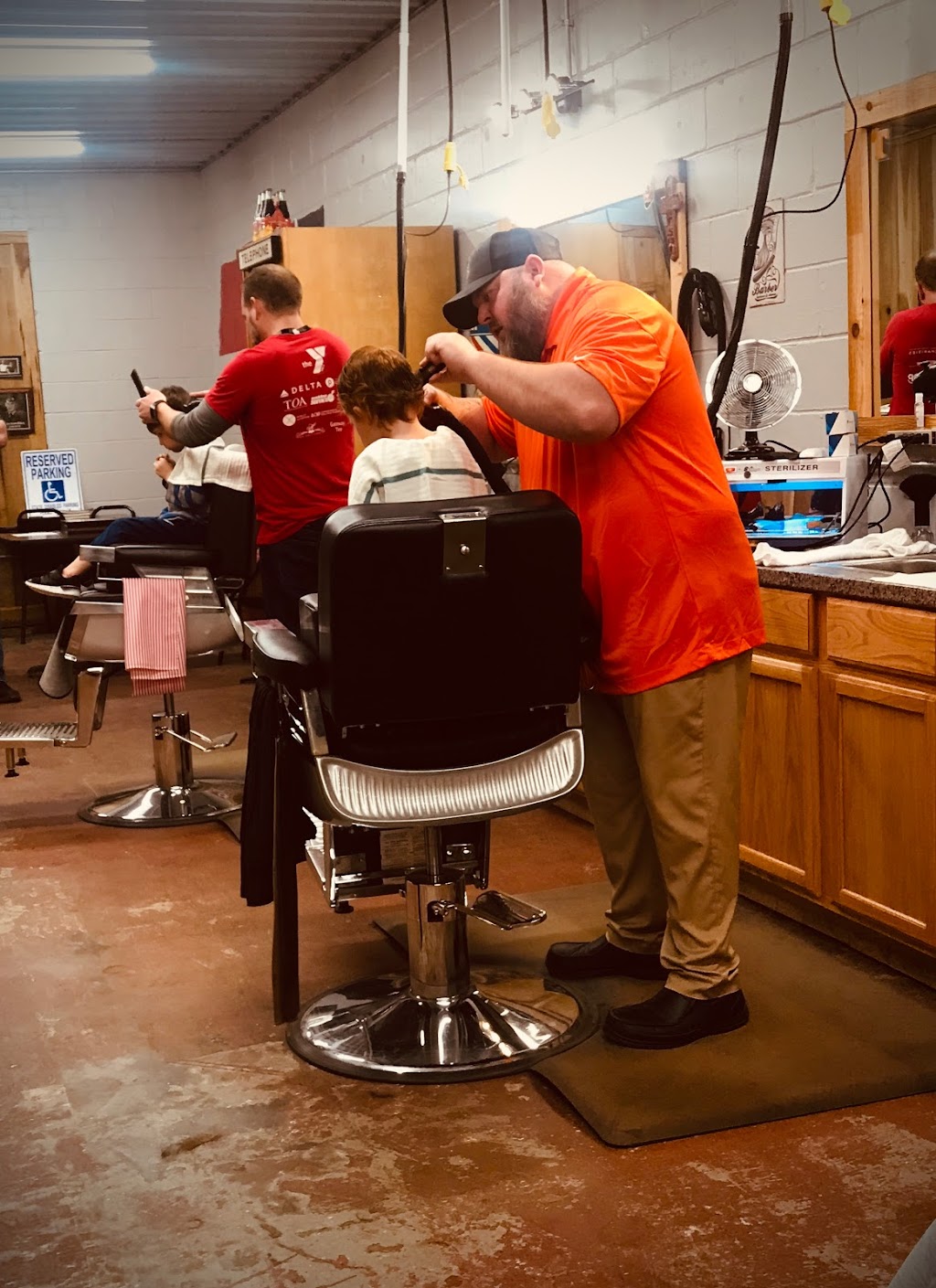 Hometown barbershop | 4200 Hwy 12 N, Ashland City, TN 37015, USA | Phone: (615) 685-3166