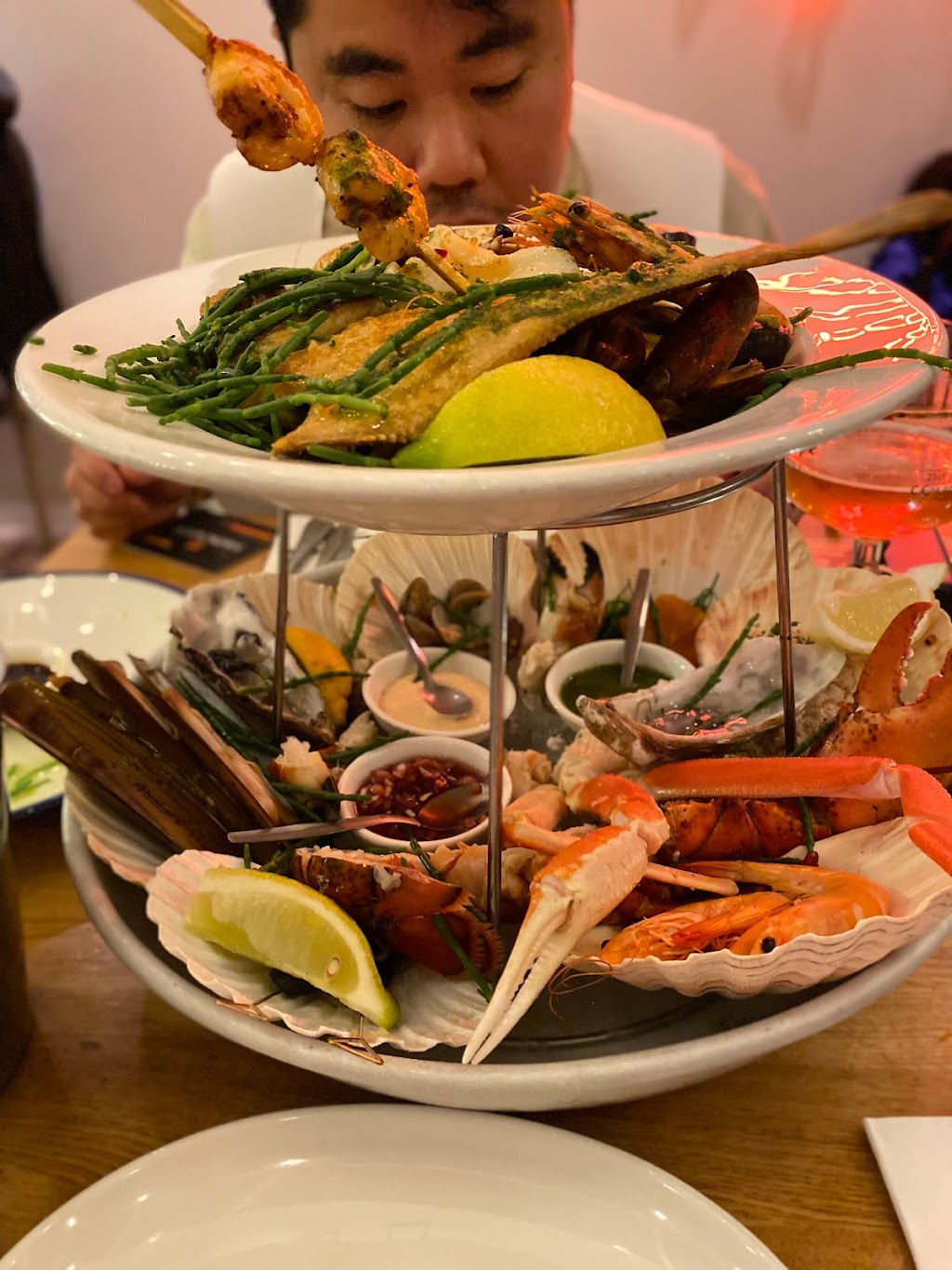 The Seafood Bar | Ferdinand Bolstraat 32, 1072 LK Amsterdam, Netherlands | Phone: 020 261 4864