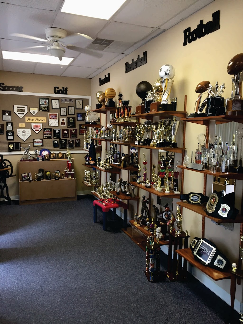 Crown Trophy | 2168 Bayport Blvd, Seabrook, TX 77586, USA | Phone: (281) 291-9977