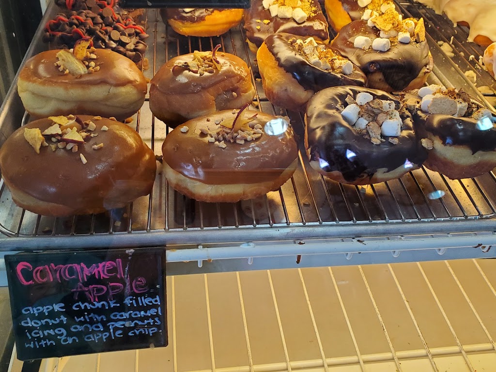 Zombee Donuts | 802 E Chapman Ave, Fullerton, CA 92831, USA | Phone: (714) 879-1078