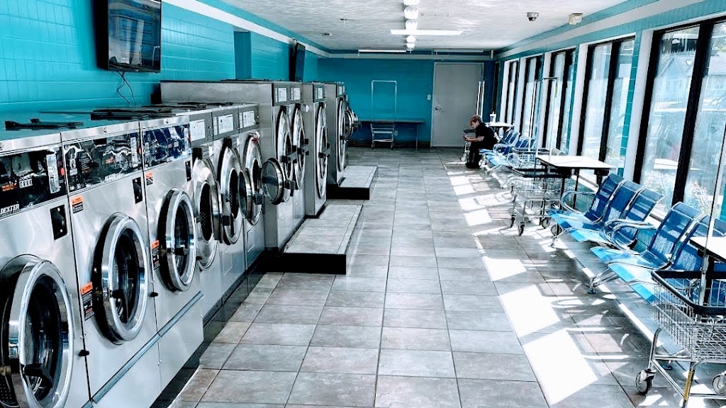 Central Laundromat | 2508 Central Ave, Anderson, IN 46016, USA | Phone: (765) 356-4442