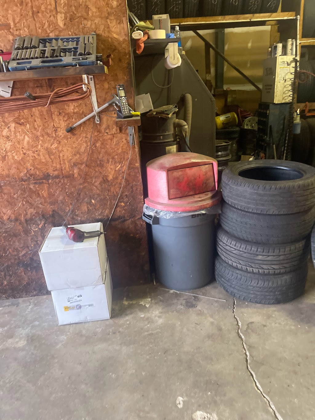 Barge New & Used Tires | 2188 Lovejoy Rd, Hampton, GA 30228, USA | Phone: (770) 472-8899