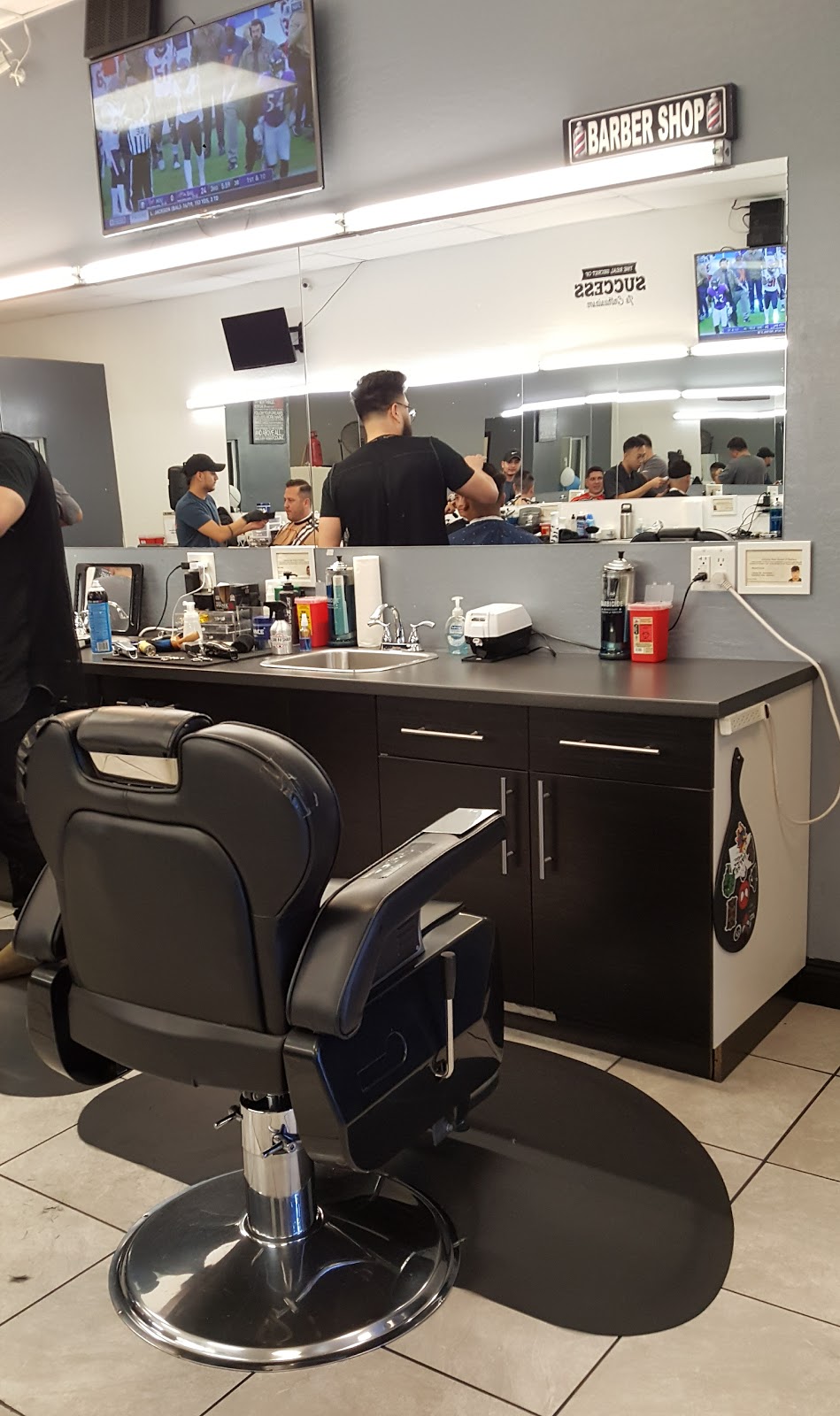 Barber Es Shop | 14763 Cactus Rd #119, Surprise, AZ 85379, USA | Phone: (623) 214-2055