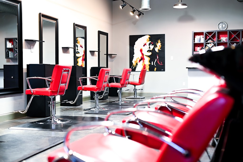 Studio T Hair Salon | 1712 Horsecreek Blvd, Dora, AL 35062, USA | Phone: (205) 648-5305