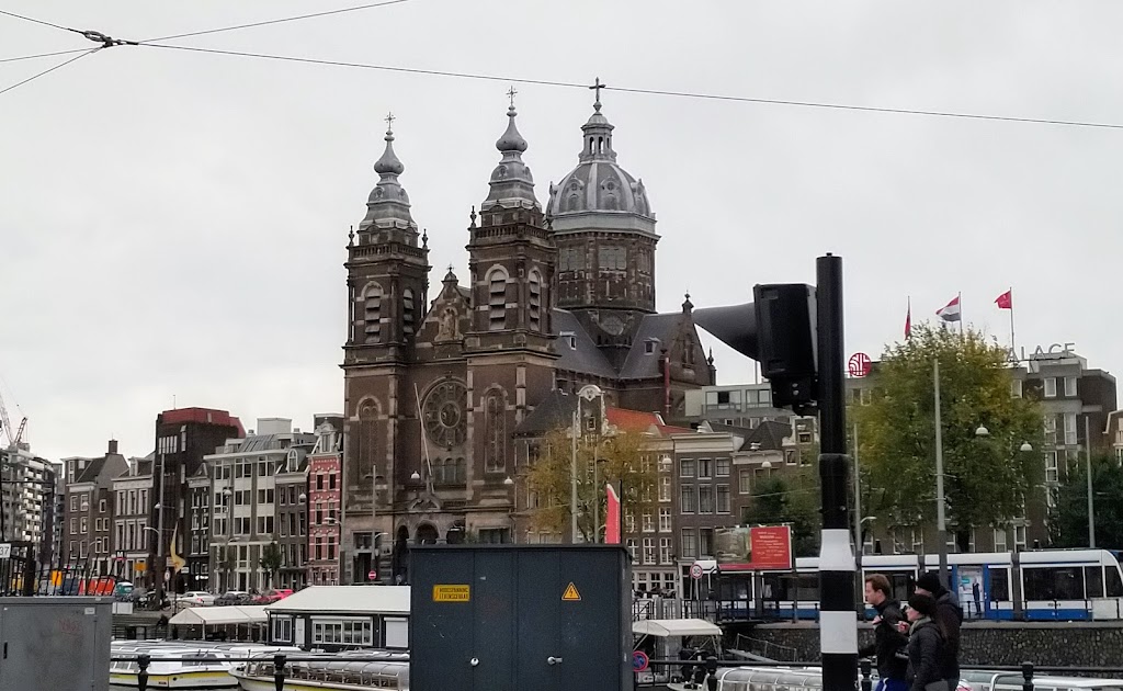 Basilica of Saint Nicholas | Prins Hendrikkade 73, 1012 AD Amsterdam, Netherlands | Phone: 020 330 7812