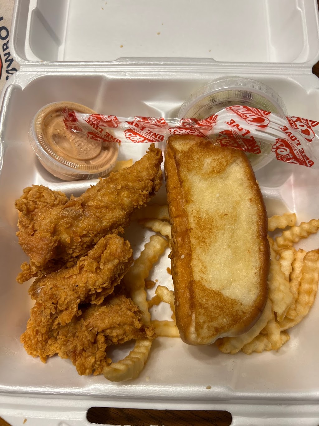 Raising Canes Chicken Fingers | 1322 N Collins St, Arlington, TX 76011, USA | Phone: (817) 459-2560