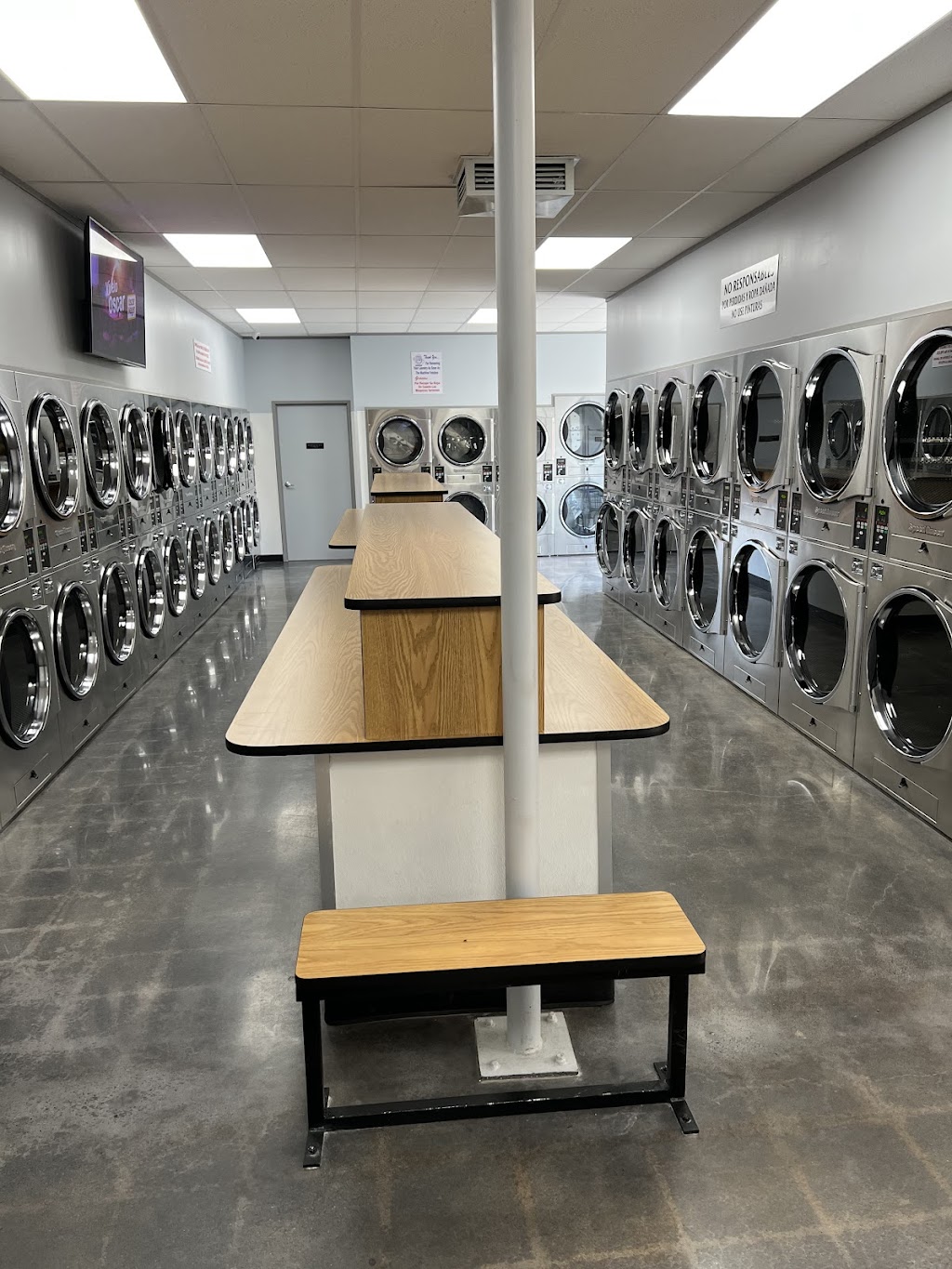 Tu Casa Coin Laundry-Los Angeles | 1165 E Vernon Ave, Los Angeles, CA 90011, USA | Phone: (818) 445-3530