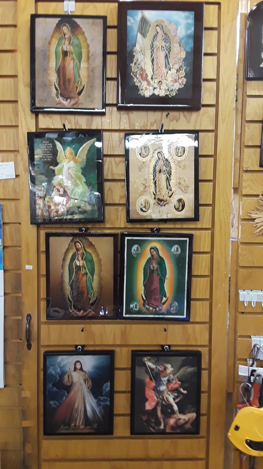 Libreria Catolica Cristo Vive Inc. | 1204 S Bristol St Unit C14, Santa Ana, CA 92704, USA | Phone: (714) 264-2985