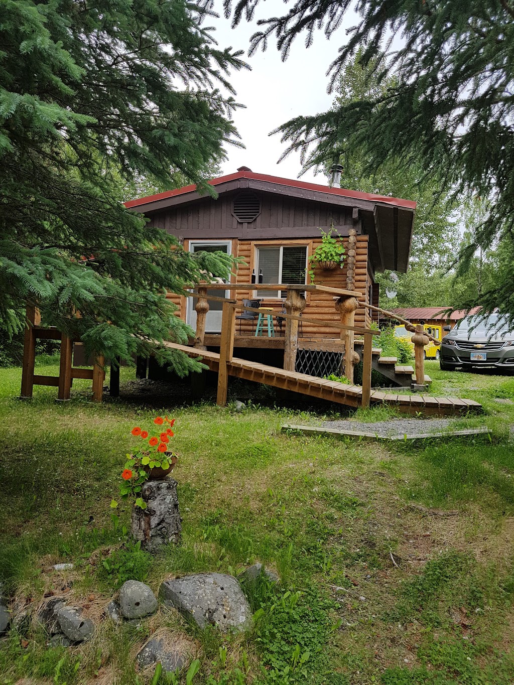 Hope Alaskas Bear Creek Lodge | 19702 Hope Hwy, Hope, AK 99605, USA | Phone: (907) 349-7777