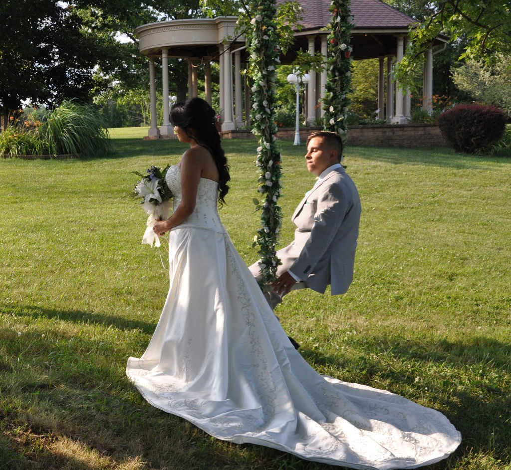 RockPort Bridals | 13429 Detroit Ave, Lakewood, OH 44107, USA | Phone: (216) 228-1101