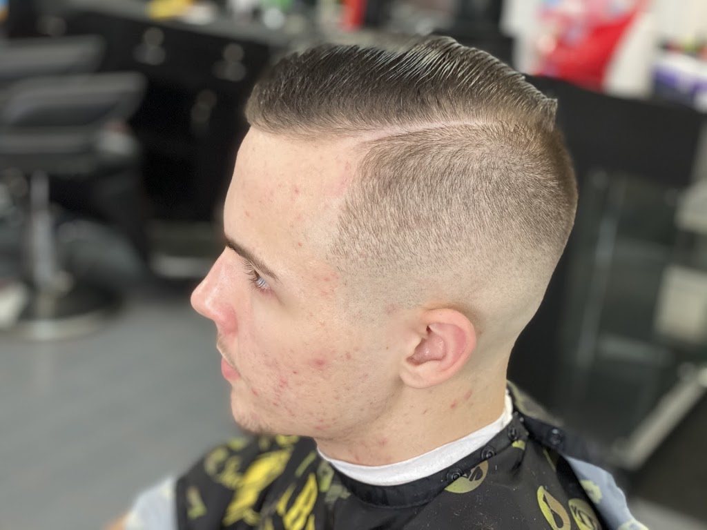 Uncle Bs Barbershop L.L.C | 118 Palmetto Ave NE, Winter Haven, FL 33881, USA | Phone: (689) 261-0023