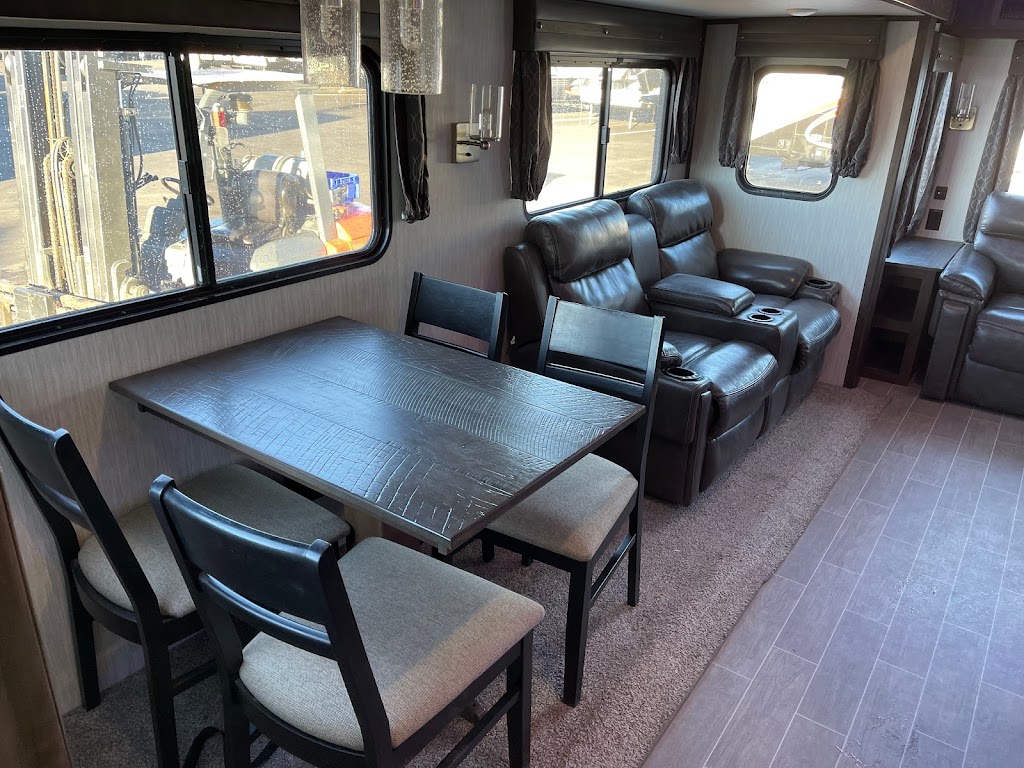 Beaumont RV | 910 Western Knolls Ave, Beaumont, CA 92223, USA | Phone: (800) 795-0991