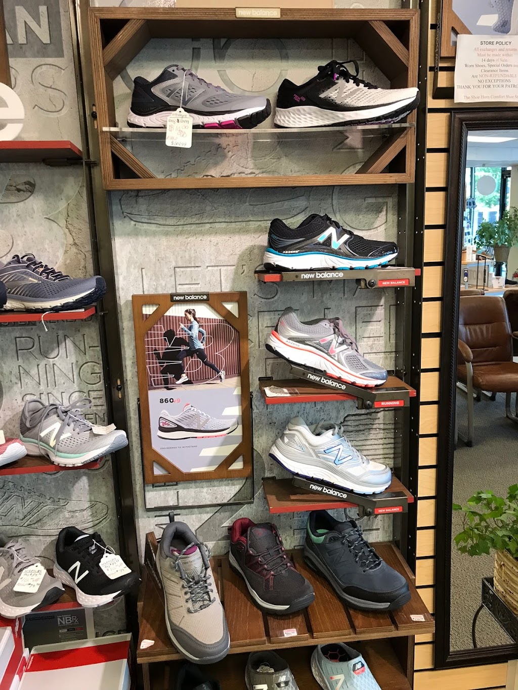 The Shoe Horn Comfort Shoe Store | 2410 State Rd, Cuyahoga Falls, OH 44223 | Phone: (330) 303-1863